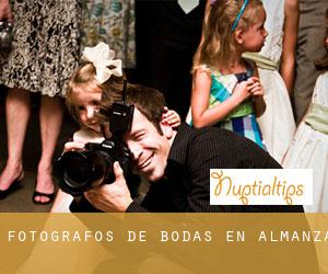 Fotógrafos de bodas en Almanza